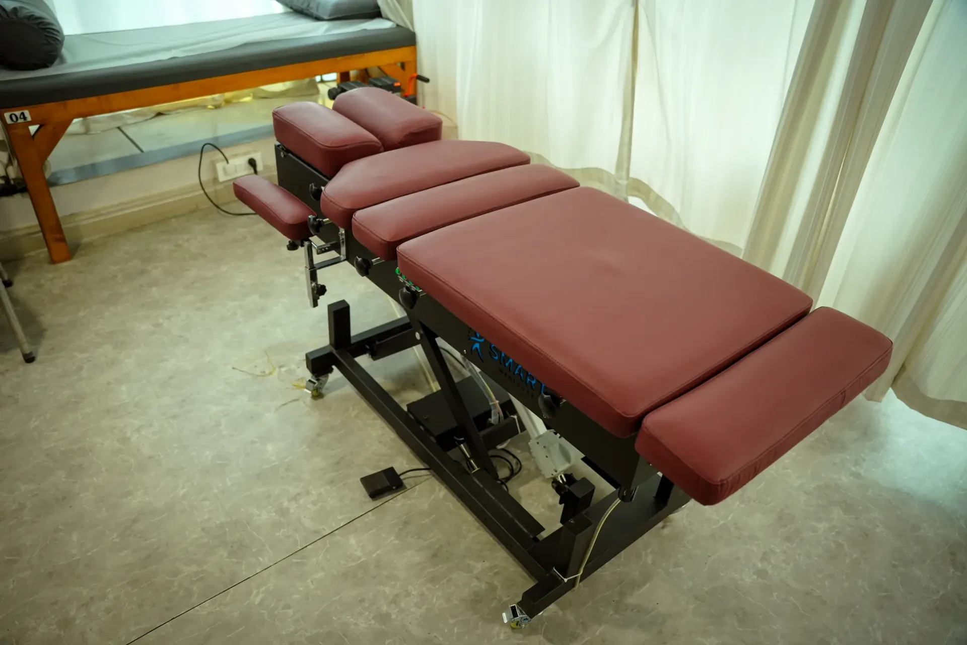 Automatic Chiropractic Air Drop Table — Smart Medicure