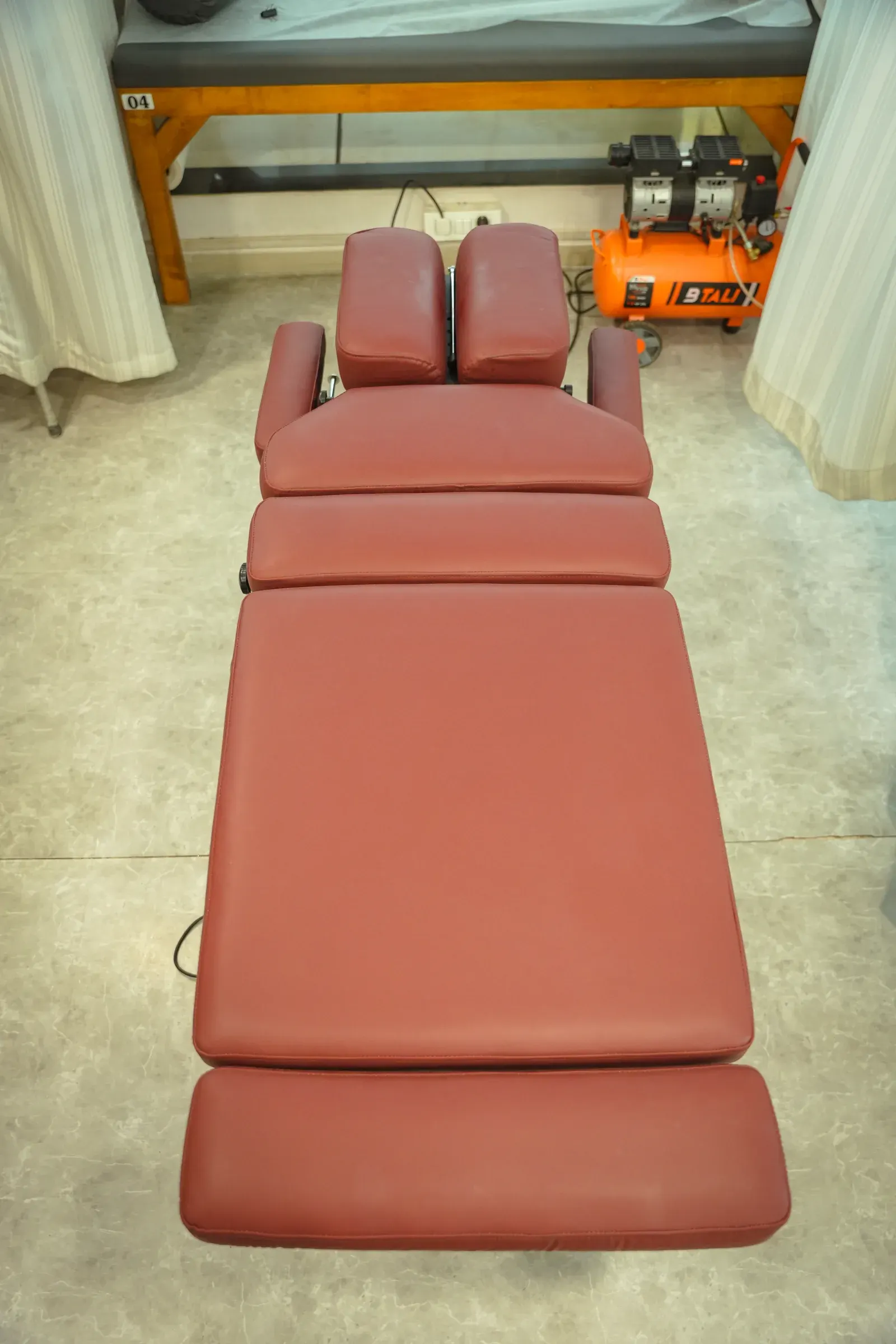 Automatic Chiropractic Air Drop Table — Smart Medicure